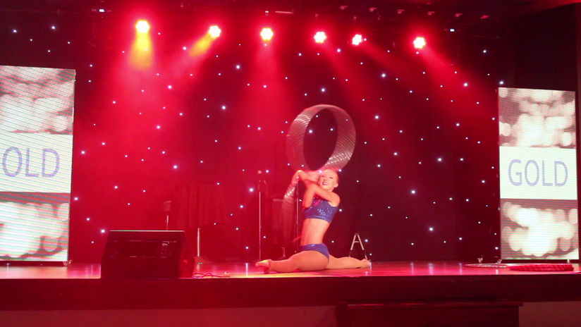 DANIELLE JADE - HULA HOOP SHOWREEL